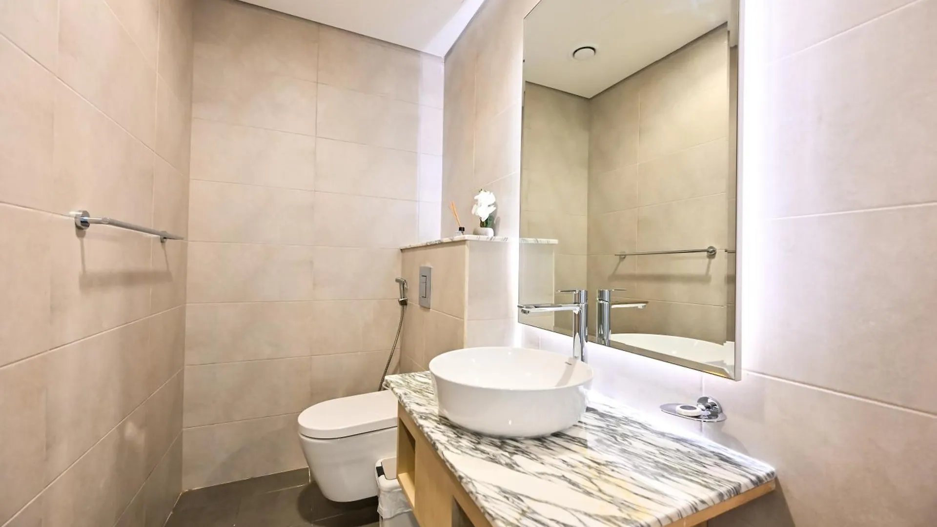 Ferienwohnung 2Br Ocean View - Scenic Infinity Pool In Downtown Dubai